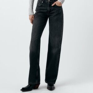 Zara Full Length TRF Mid-Rise Wide Leg Jean in Black. Size 27 (US 4).